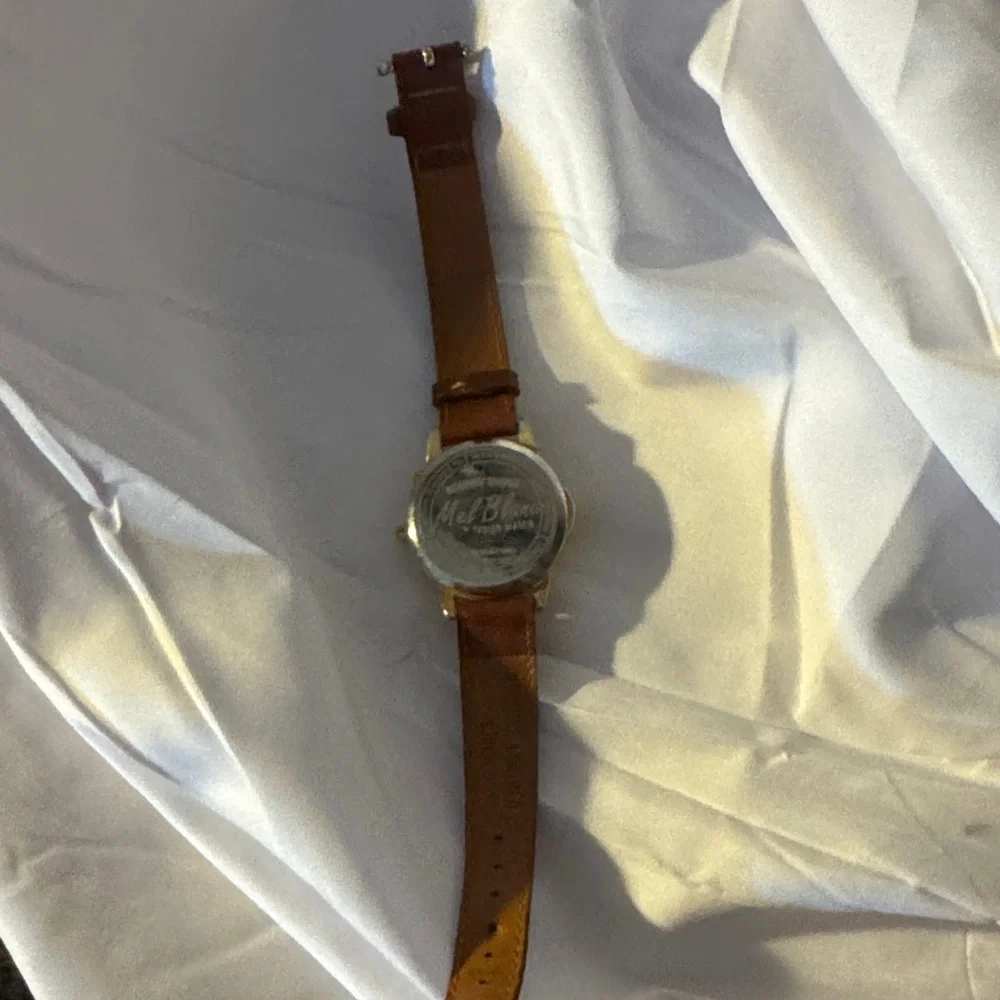 Elegant Brown Leather Strap Watch